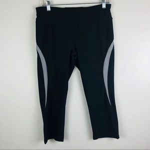 Betsy Johnson Performance Crop Athletic Leggings.